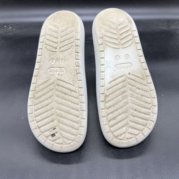 Crocs classic clog Junior size 4 gray summer casual slip on comfort - Picture 5 of 5